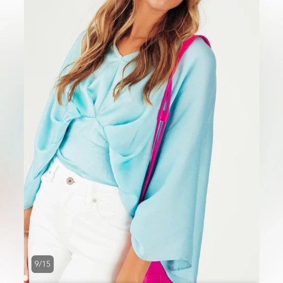 NWT Glam Kimono Blue Tie Back Silky Top size M - Stunning - Picture 2 of 6